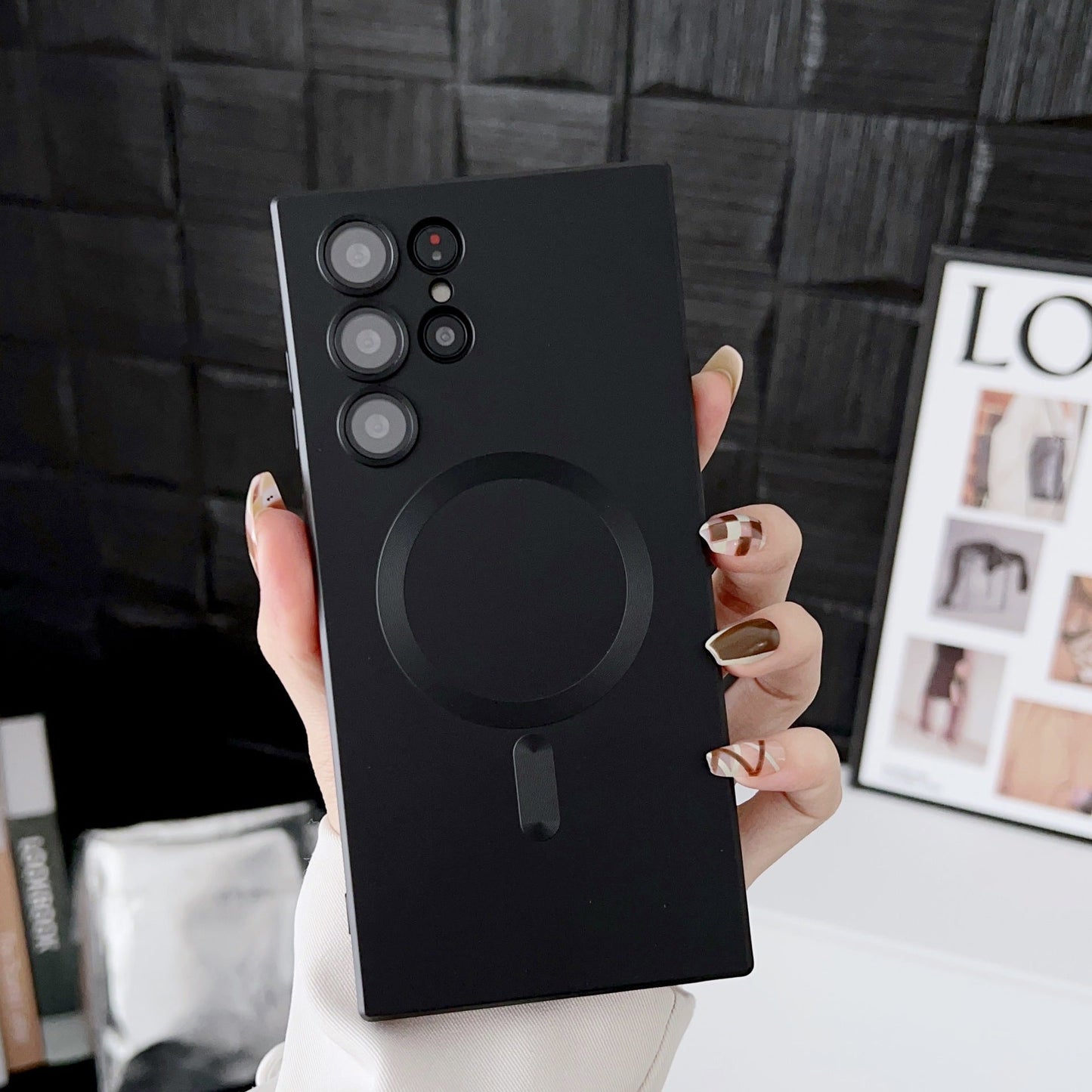 Casing ponsel Samsung dengan cat metalik dan magnet yang dapat digunakan di mana saja