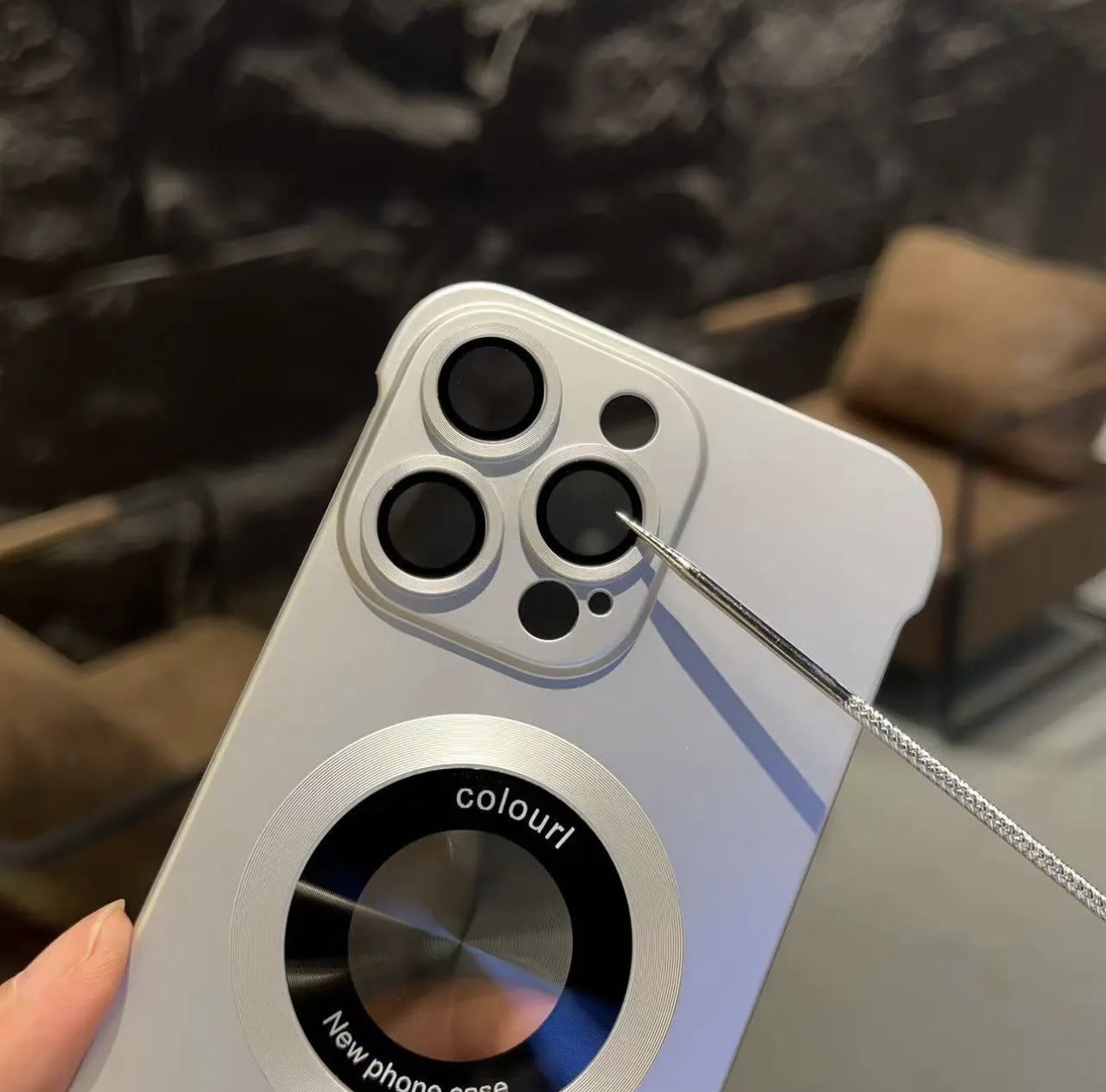 Casing ponsel Apple tanpa bingkai cat metalik dengan tanda bocor magnetik