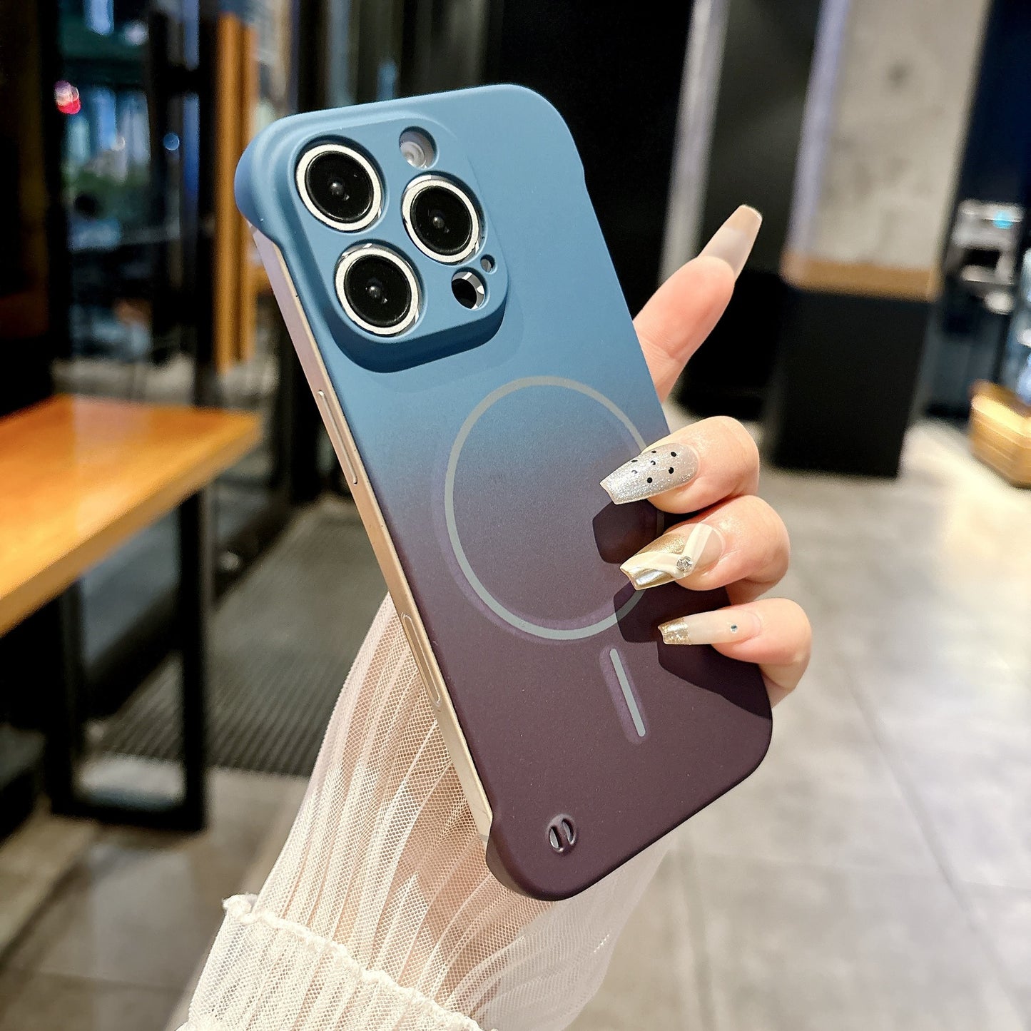 Casing iPhone magnetik tanpa batas lingkaran tipis gradien ultra tipis
