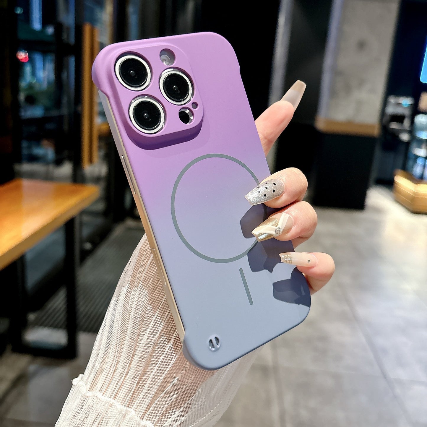 Casing iPhone magnetik tanpa batas lingkaran tipis gradien ultra tipis