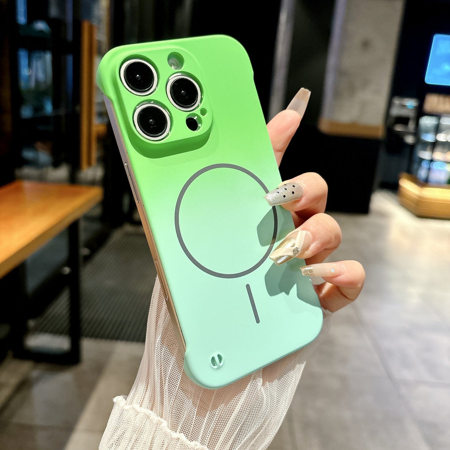 Casing iPhone magnetik tanpa batas lingkaran tipis gradien ultra tipis