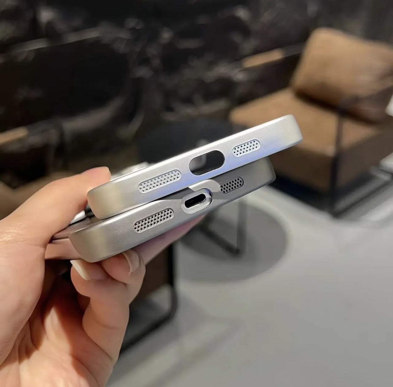 Casing ponsel Apple tanpa bingkai cat metalik dengan tanda bocor magnetik