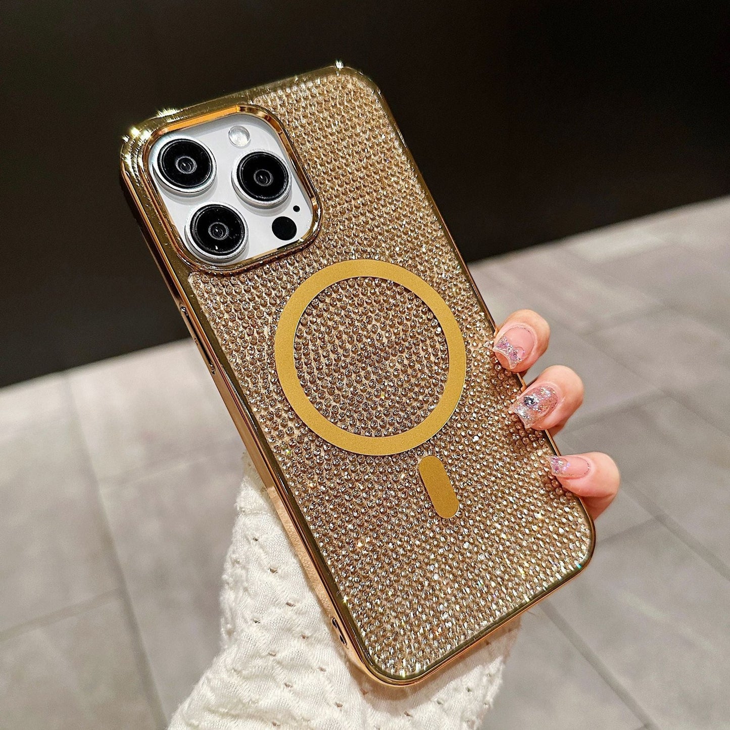 Casing iPhone berlian magnetik berlapis elektro