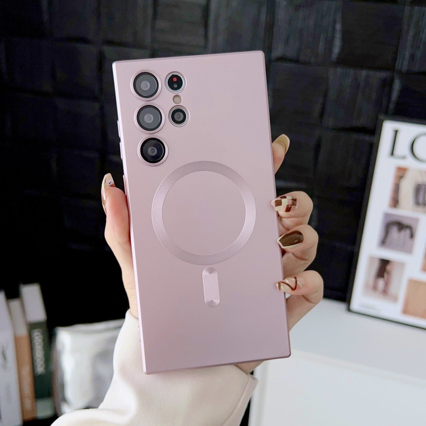 Casing ponsel Samsung dengan cat metalik dan magnet yang dapat digunakan di mana saja