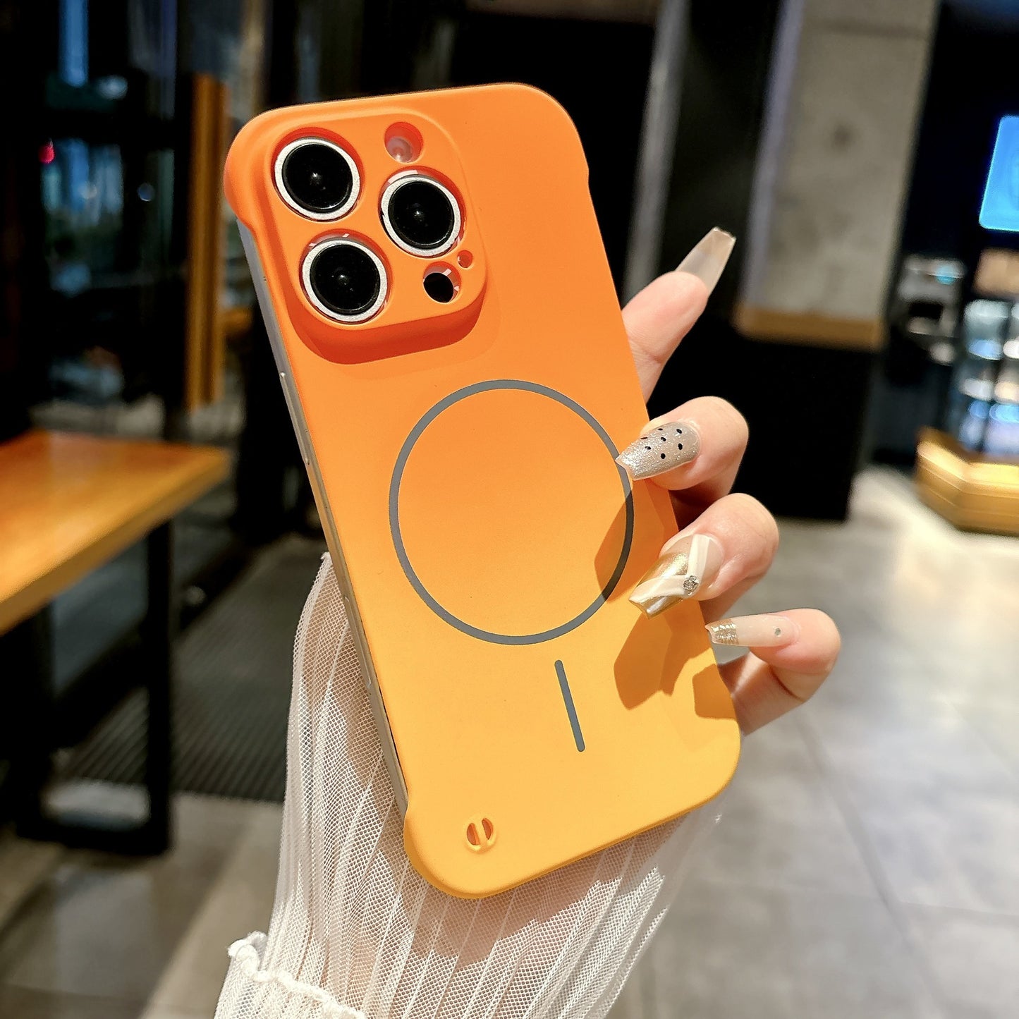 Casing iPhone magnetik tanpa batas lingkaran tipis gradien ultra tipis