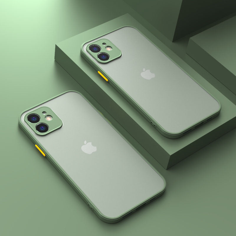 Casing iPhone berbahan silikon buram yang terasa seperti kulit