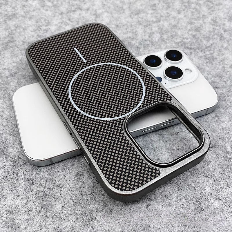 Casing iPhone magnetik serat karbon