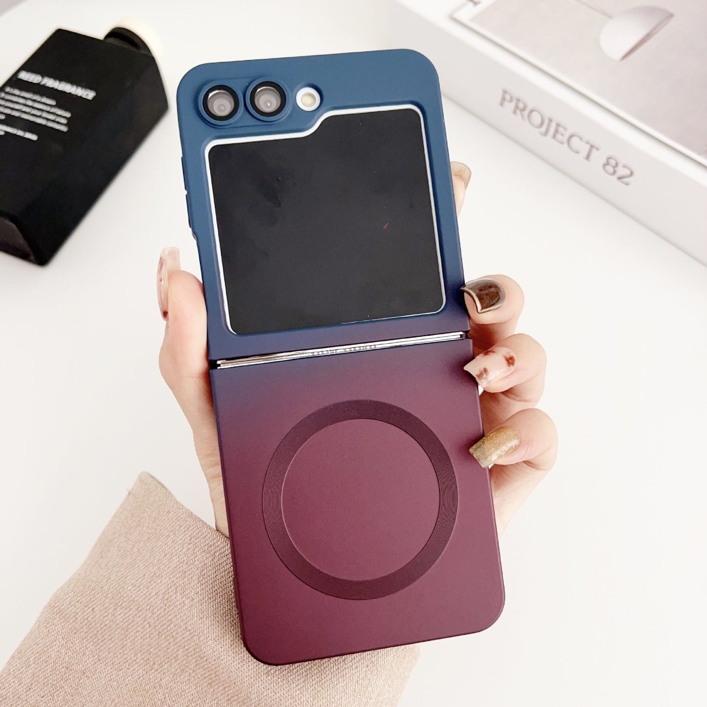 Casing ponsel Samsung Z Flip magnetik silikon cair gradien