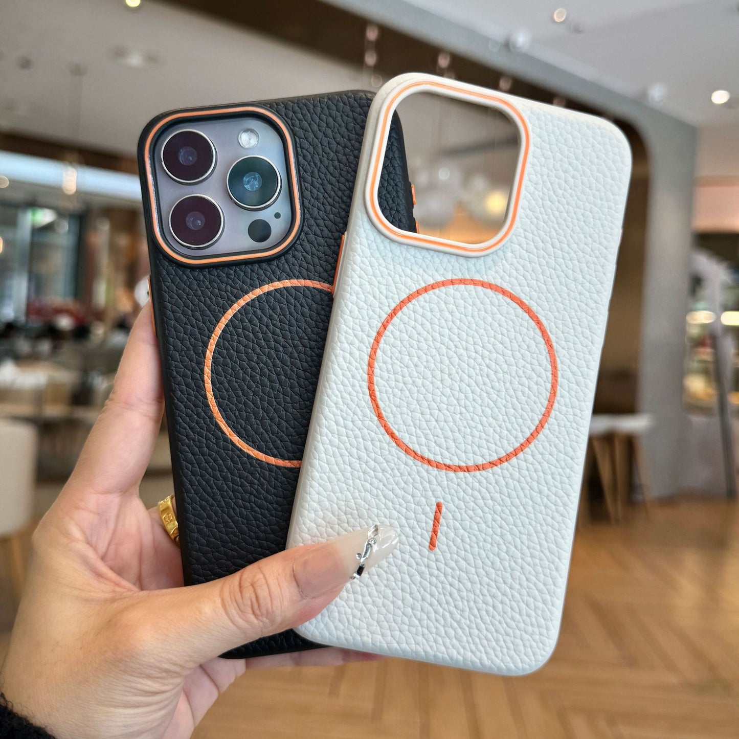 Casing iPhone magnetik lingkaran halus bermotif leci