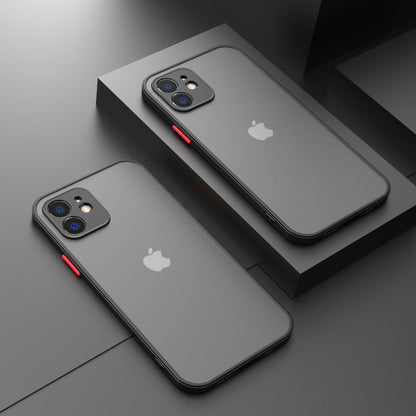 Casing iPhone berbahan silikon buram yang terasa seperti kulit 