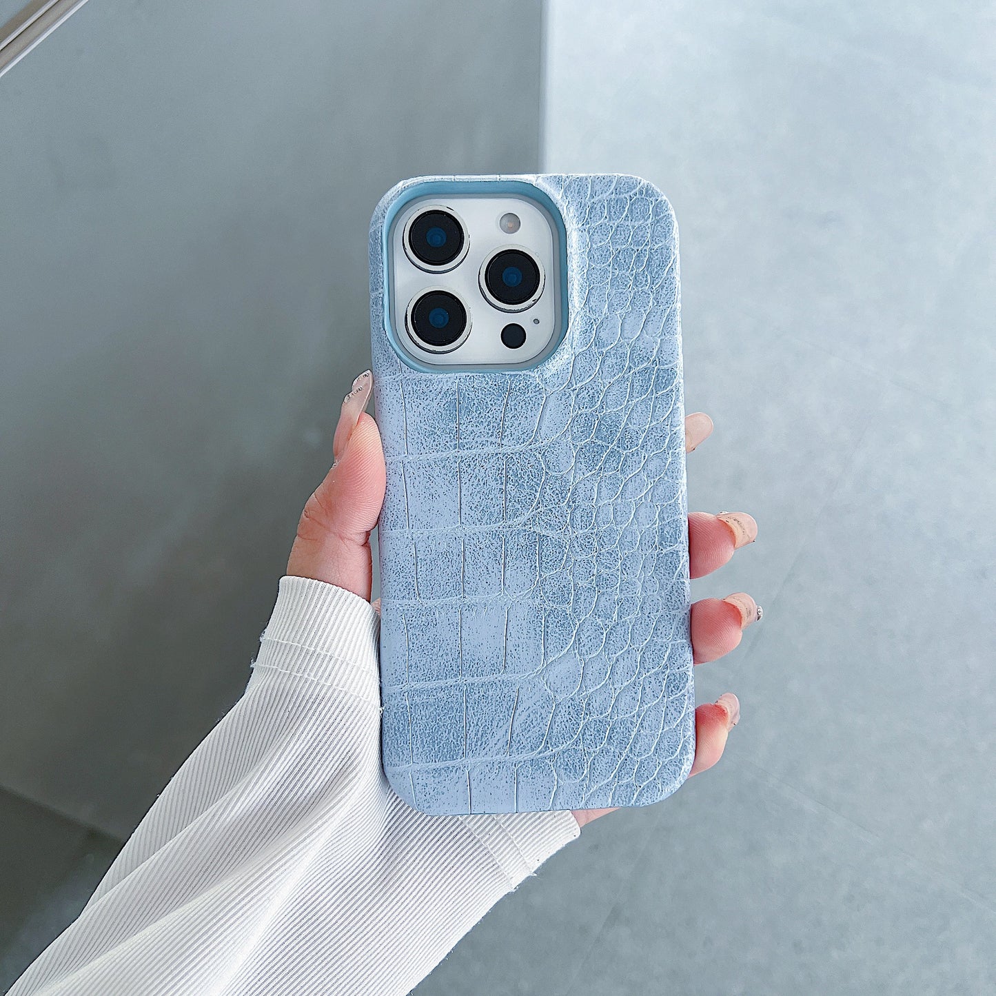 Casing ponsel Apple setengah cakupan bermotif buaya premium