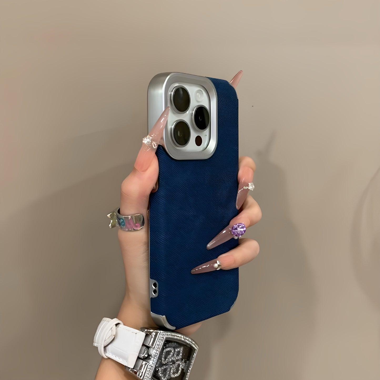 Casing iPhone bermotif denim